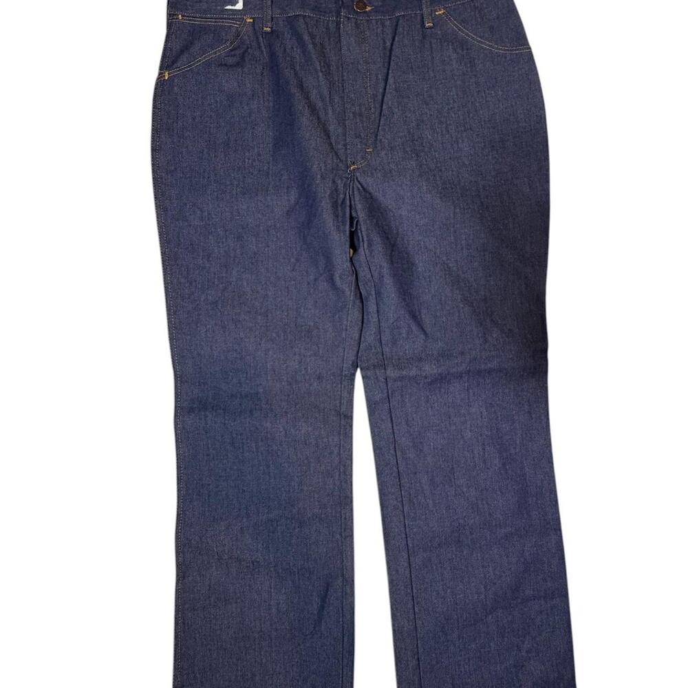 Red kap blue‎ denim jeans